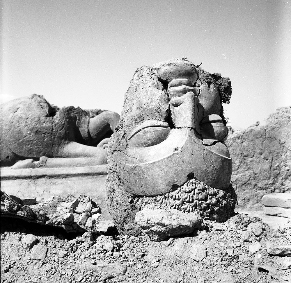 04 Head_of_the_bejewelled_buddha_from_chapel_23_ts_1144