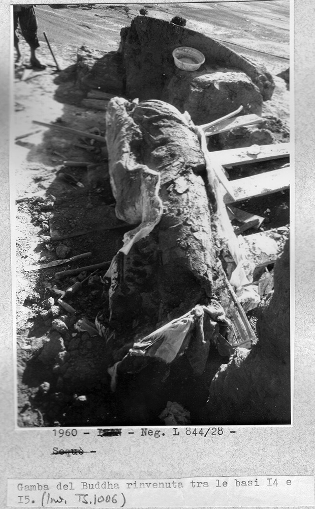 09 1960_ _fragments_of_a_leg_of_a_huge_standing_buddha_image_l_844 28