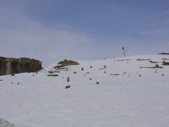 2005_Ghazni_cemetery_MAIA