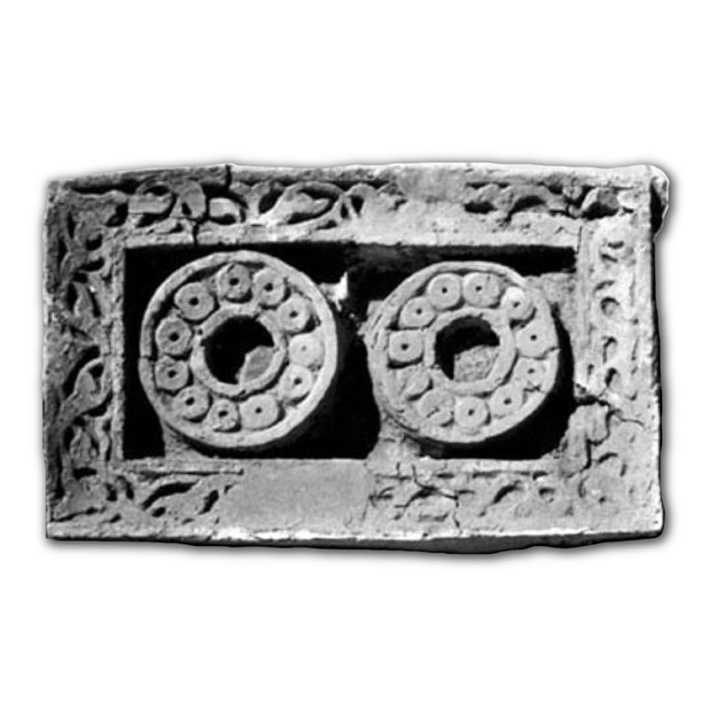 Panels with roundels of pierced pearls