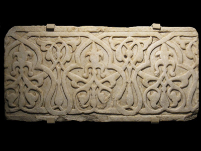 Dado with interlaced arches (type 10)