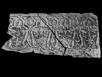 Dado with interlaced arches (type 11c)