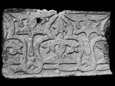 Dado with interlaced arches (type 12)