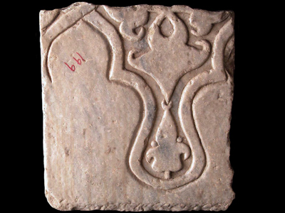 Dado with interlaced arches (type 34a)