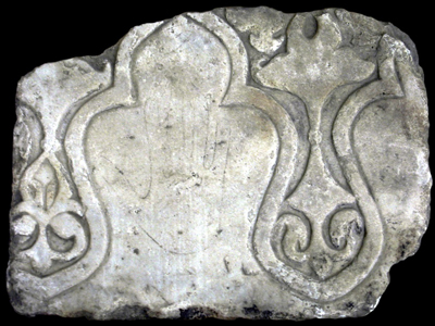 Dado with interlaced arches (type 34b)
