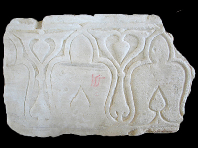 Dado with interlaced arches (type 5d)