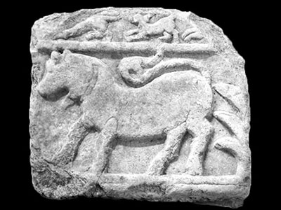 Dado with zoomorphic decoration (type 44)